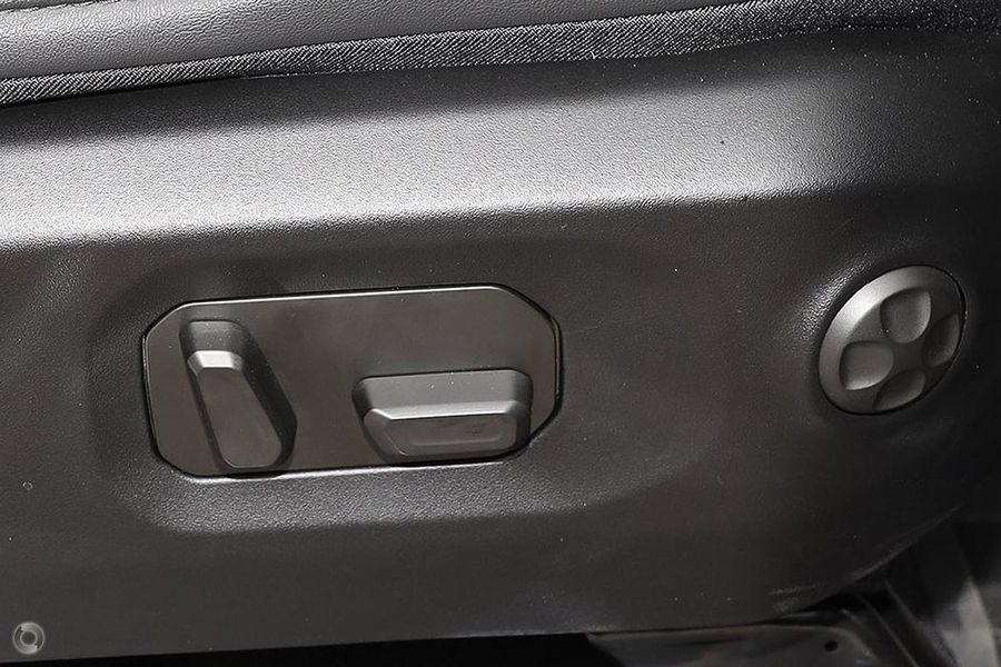 2025 Jeep Wrangler Unlimited Rubicon JL Photo 14