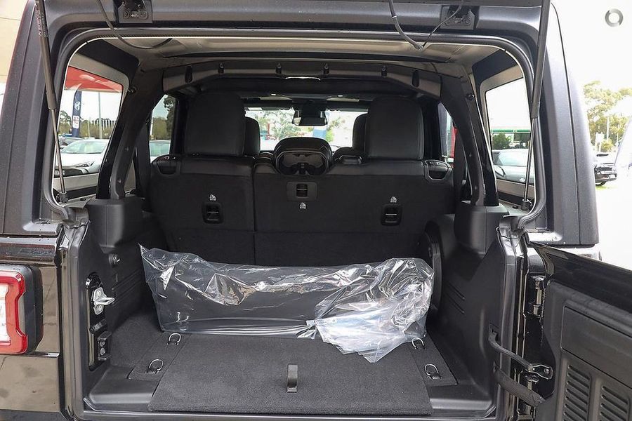 2025 Jeep Wrangler Unlimited Rubicon JL Photo 20