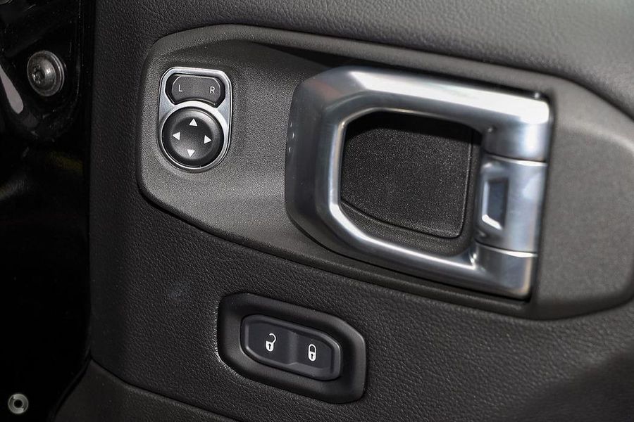 2025 Jeep Wrangler Unlimited Rubicon JL Photo 15